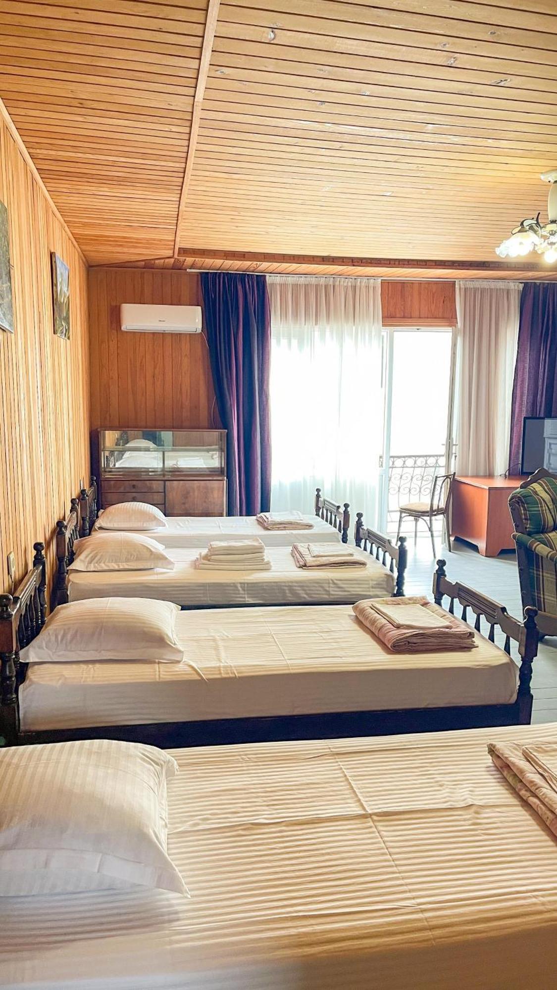 Guesthouse On Agmashenebeli 328 Kobuleti Ngoại thất bức ảnh